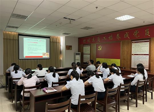 开云唯一官网_开云（中国）
组织参加疫情常态化下建筑企业经营管理风险管控培训